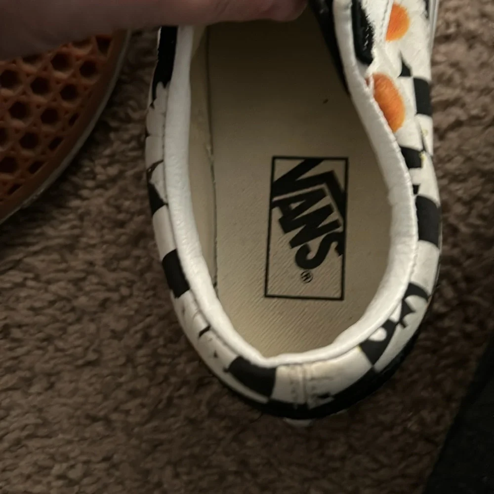 Like new women’s vans size 6 - Picture 5 of 6